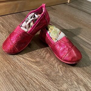 Glittery pink slip ons 8C
